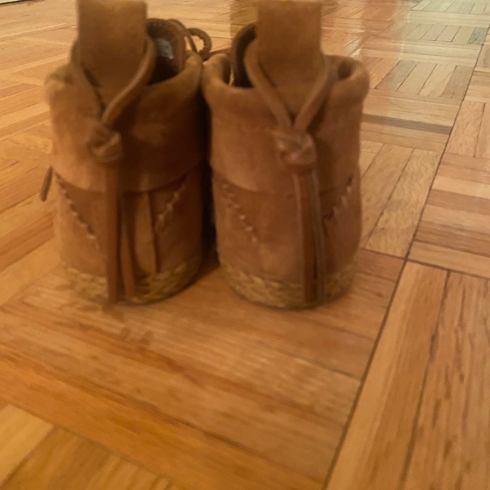 Ugg moccasins - Picture 4 of 4